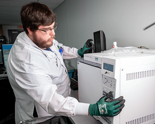 Pace Scientist working in laboratory. Vapor Intrusion, Soil Gas sampling, Soil Vapor extraction, Soil Vapor Sampling, What is vapor intrusion?